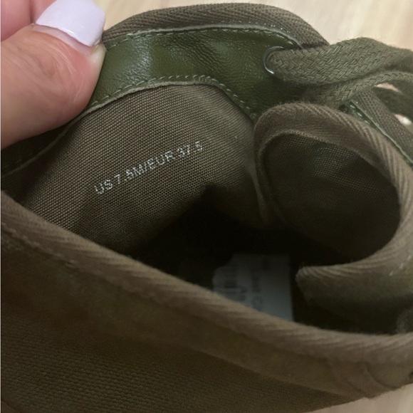 Vince Linen Wolfe Sneakers in Olive Green Size 7.5 - Picture 8 of 10